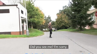 Világos Szőke tini maca a raktárban dug