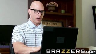 Joslyn James kedveli a gigászi péniszt