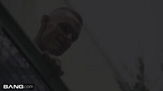 Szép túlsúlyos tini bige kíméletlen anál szexe