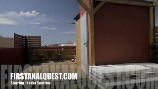 Sasha Sparrow seggébe brét kap