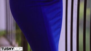Valentina Nappi két farkat kap