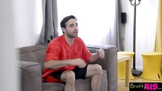 A fullos tini maca tv nézés helyzett szopna