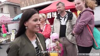 Barátnők lecumiztatva és megkettyintve