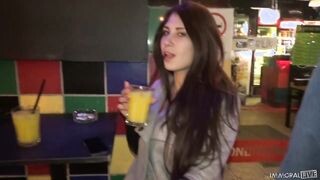 Ayda Swinger a gigászi cickós tini ribi