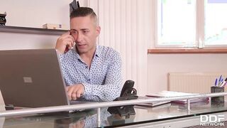Sienna Day kettő falloszt kap
