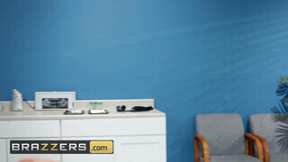 Brazzers - Chloe Cherry a lotyó nővérke