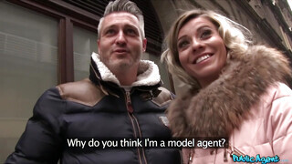 Public Agent - Vicky Love más srác cerkáján lovagol