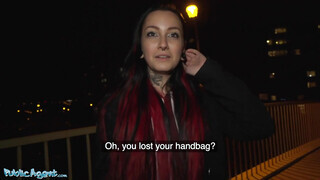 Public Agent - Sharlotte Thorne a tetkós tini suna