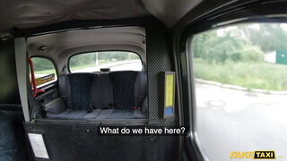 Fake Taxi - Tini csajszi jól orálozza a taxist