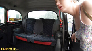 Fake Taxi - Lucy Heart a vadító pici orosz punci