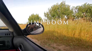 Vadító tini barinő a kocsiban cidázik