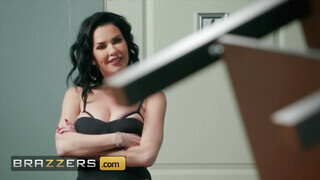 Brazzers - Veronica Avluv segge megrakva
