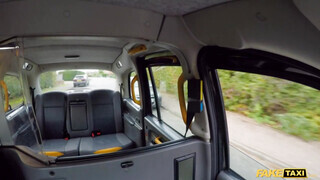 Fake Taxi - Lenina Crowne imádja hancúrozni a taxiban