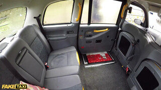 Fake Taxi - Asia Rae a taxiban kupakol