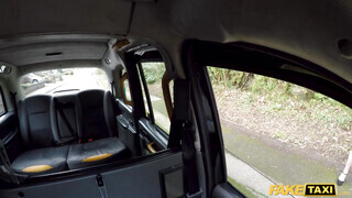 Fake Taxi - Elizabeth Romanova a kéjhölgy milf