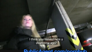 PublicAgent - Bella Karina a gigászi cicis világos szőke