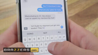 Brazzers - Alexis Fawx a termetes tőgyes nevelő anya