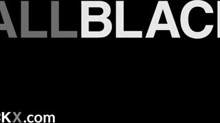 AllBlackX - Cecilia Lion a csinos szőrös muffos tini