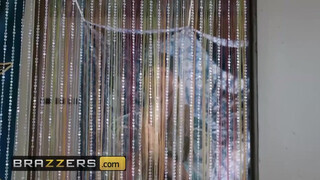 Brazzers - Karma Rx a hippi pasassal hancúrozik