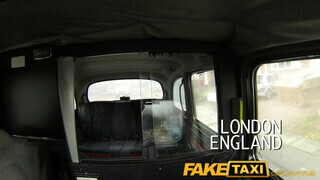 FakeTaxi - telt néger hajú maca pénzért mindent bevállal