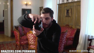 Brazzers - ha kettyinteni is akarsz a fotóssal