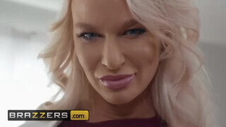Brazzers - London River termetes popója megdolgozva