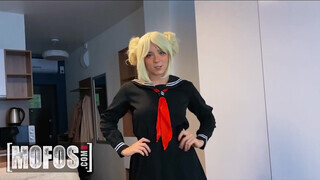 Mofos - Sweetie Fox a cosplayes lány hátsó lyukba rakva