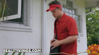 Reality Kings - kivarrott anyuci és egy fiatal bré esete