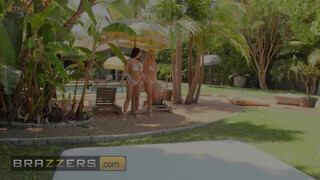 Brazzers - Angela White és Savannah Bond leápolják a kukit
