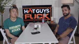 Hot guys fuck - a japán bige nagyon örül a gigantikus fasznak