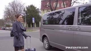 PrivateCom - Dominica Phoenix popóját a kocsiban reszelik