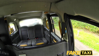 Fake Taxi - Termetes tőgyes milf megdöngetve a hátsó ülésen