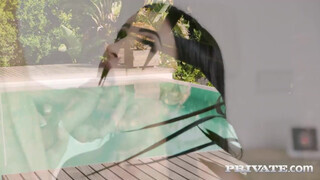 Private com - Alyssia Kent a vonzó román milf