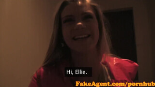 FakeAgent - csábos sportos szuka a castingon