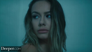 Deeper - Naomi Swann a perverz pici lány