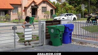 Nadia White fiatal palival kamatyol - Anal mom