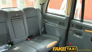 FakeTaxi - tökéletes keblű tini pipi