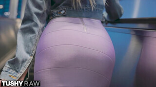 TUSHY RAW - Pristine Edge a bűbájos fiatal milf