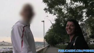 PublicAgent - Vivien Bell a csábító roma bige