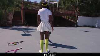 Filf - Ana Foxxx ánuszát a tenisz edző reszeli