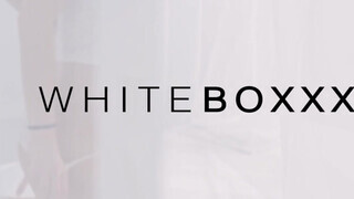 WhiteBoxxx - kicsmellű maca keményen megkettyintve