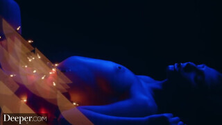 Deeper - Gianna Dior és Lulu Chu édeshármasban kettyintenek