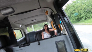 Fake Taxi - Csábos brazil sunát kúr a taxis