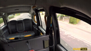 Fake Taxi - Rae Lil a perverz fiatal maca