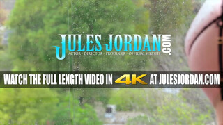 Jules Jordan - Athena Faris barna csávóval kamatyol
