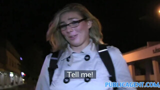 PublicAgent - szexi amatőr milf a szabadban