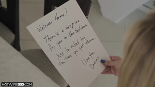 HotwifeXXX - hájas háziasszony a csöcseire akarja a gecit