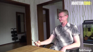 REIFESWINGER - Német milf fiatal manussal kúrel