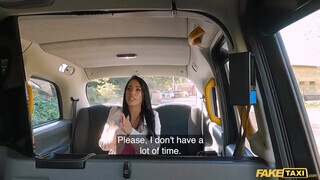 Fake Taxi - Megan Fiore a bűbájos gigászi keblű maca