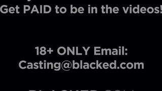 BLACKED - Chanel pinájába óriási brét tolnak